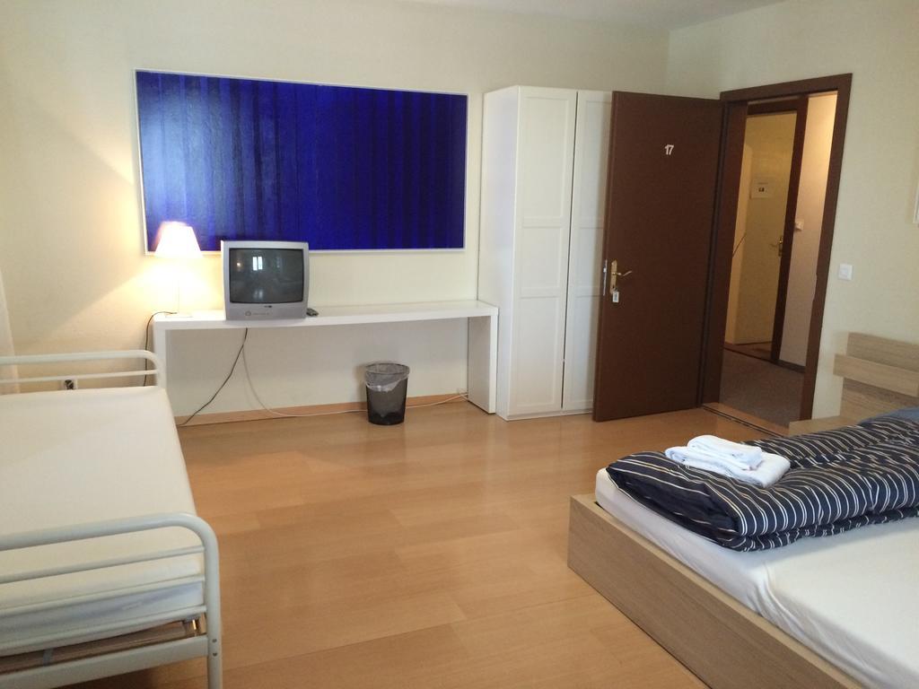 Hotel Schwert Näfels Zimmer foto