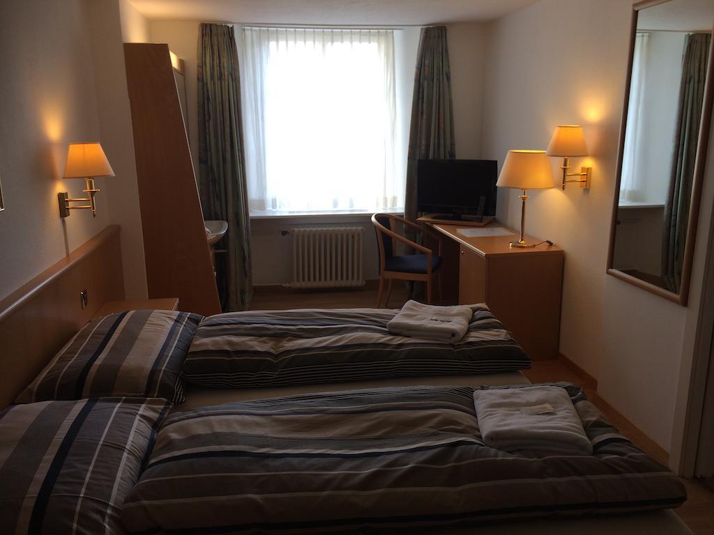 Hotel Schwert Näfels Zimmer foto
